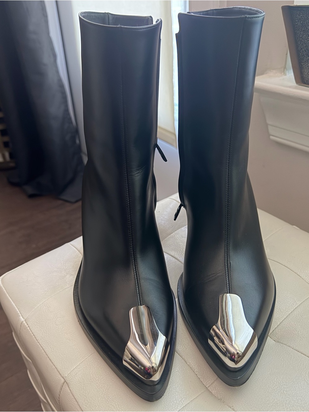 Alexander McQueen Black Leather Ankle Boot with Metallic Silver Toe - Picture 5 of 11